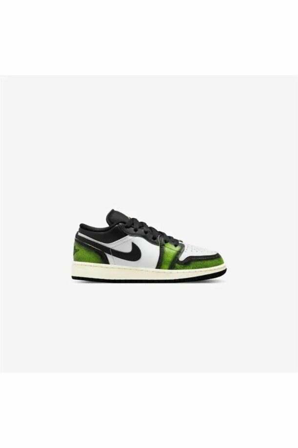 اسنیکر آدیداس Nike با کد DO8244-004